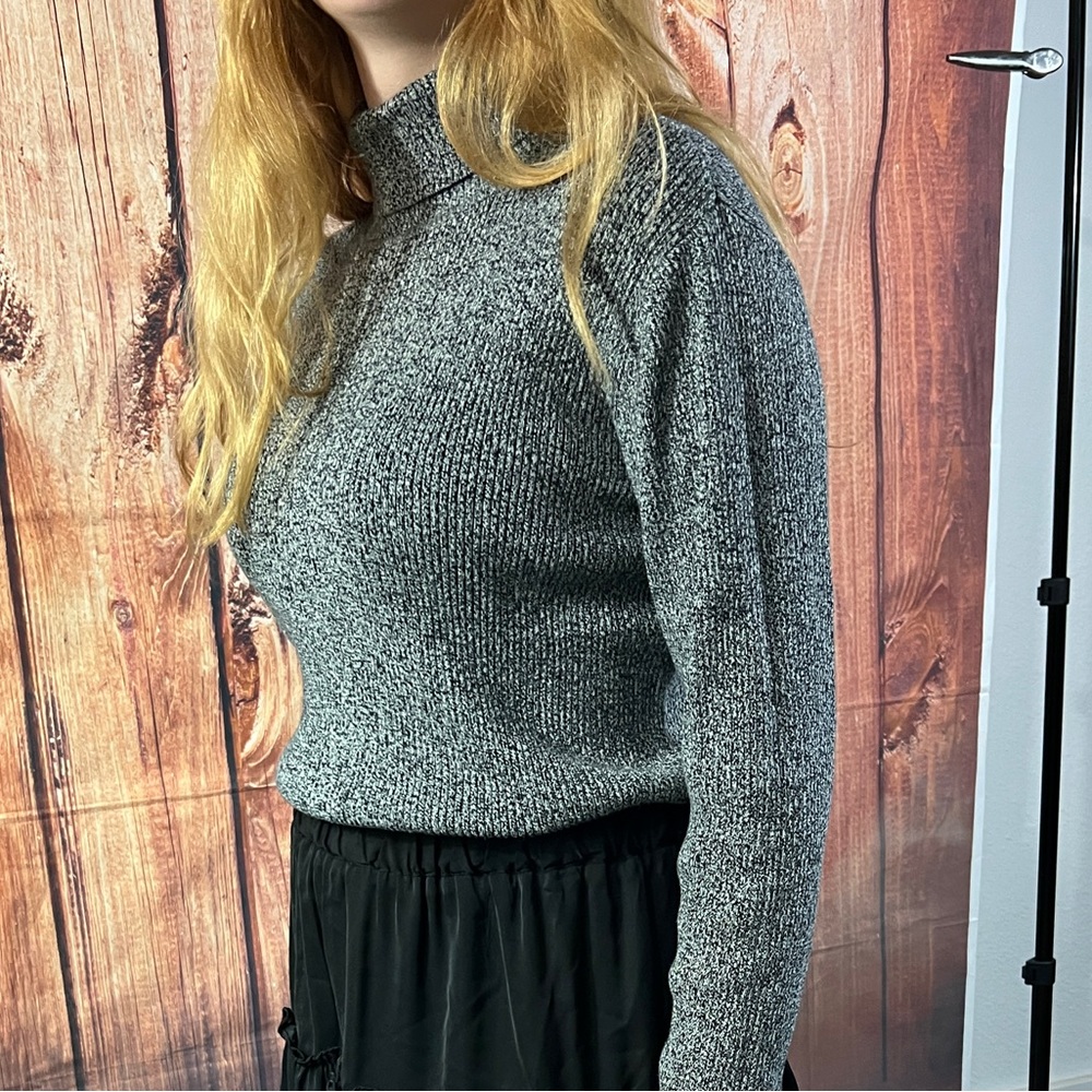 Liz Claiborne black marbled long sleeve turtleneck size M - Picture 3 of 11